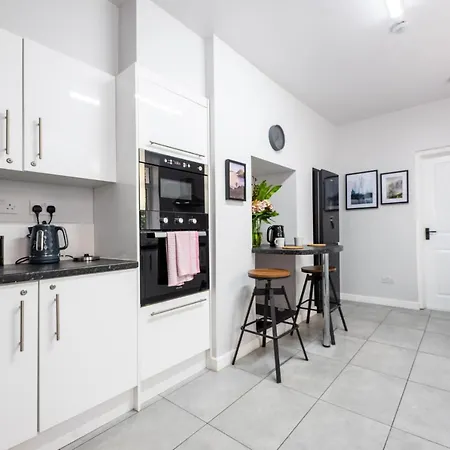 Large Home In Cardiff'S City Center - 14 Beds Exterior photo